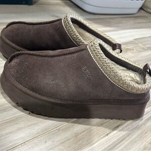 UGG Tazz Brown platform